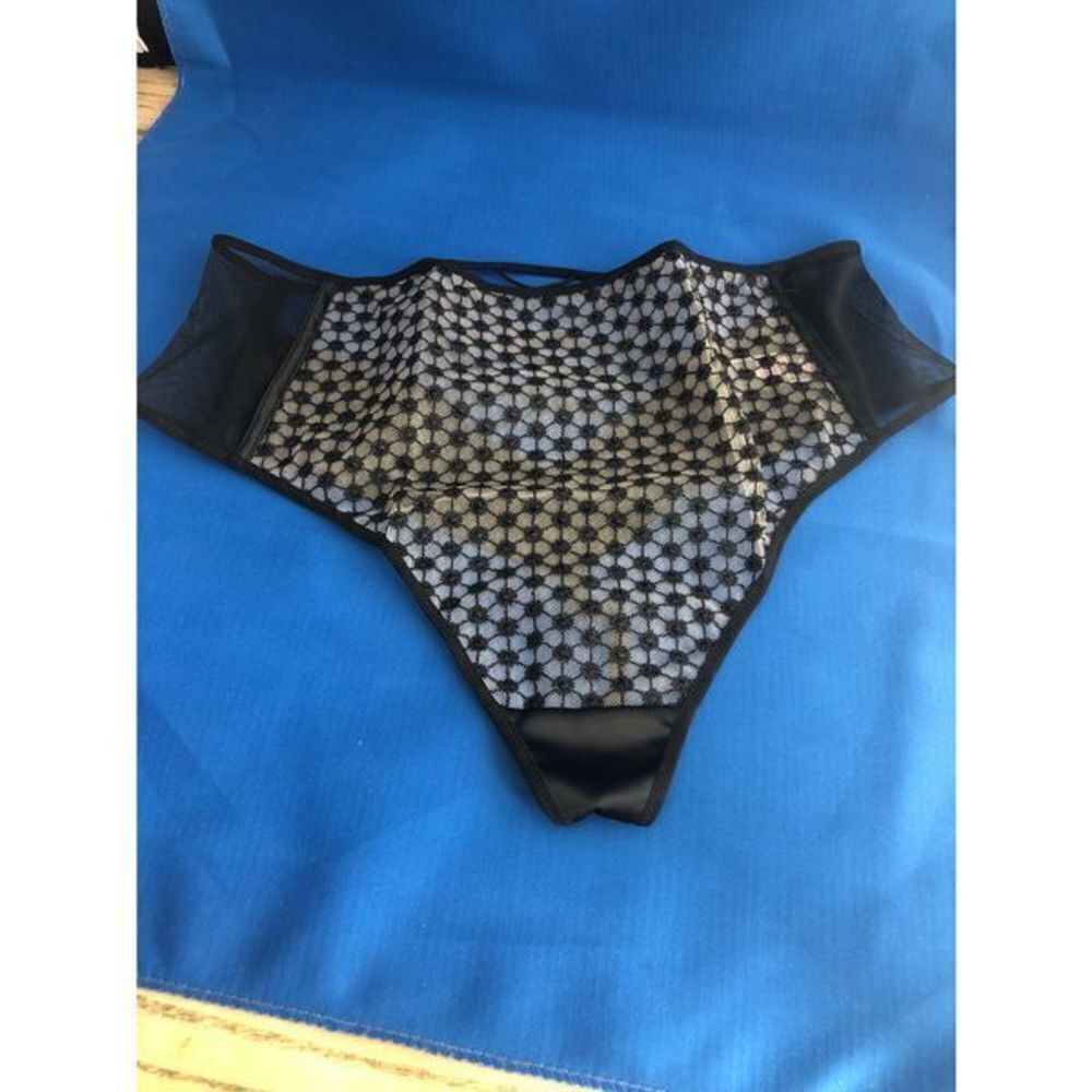Luxe Black Sexy Starburst High-Waist Thong M